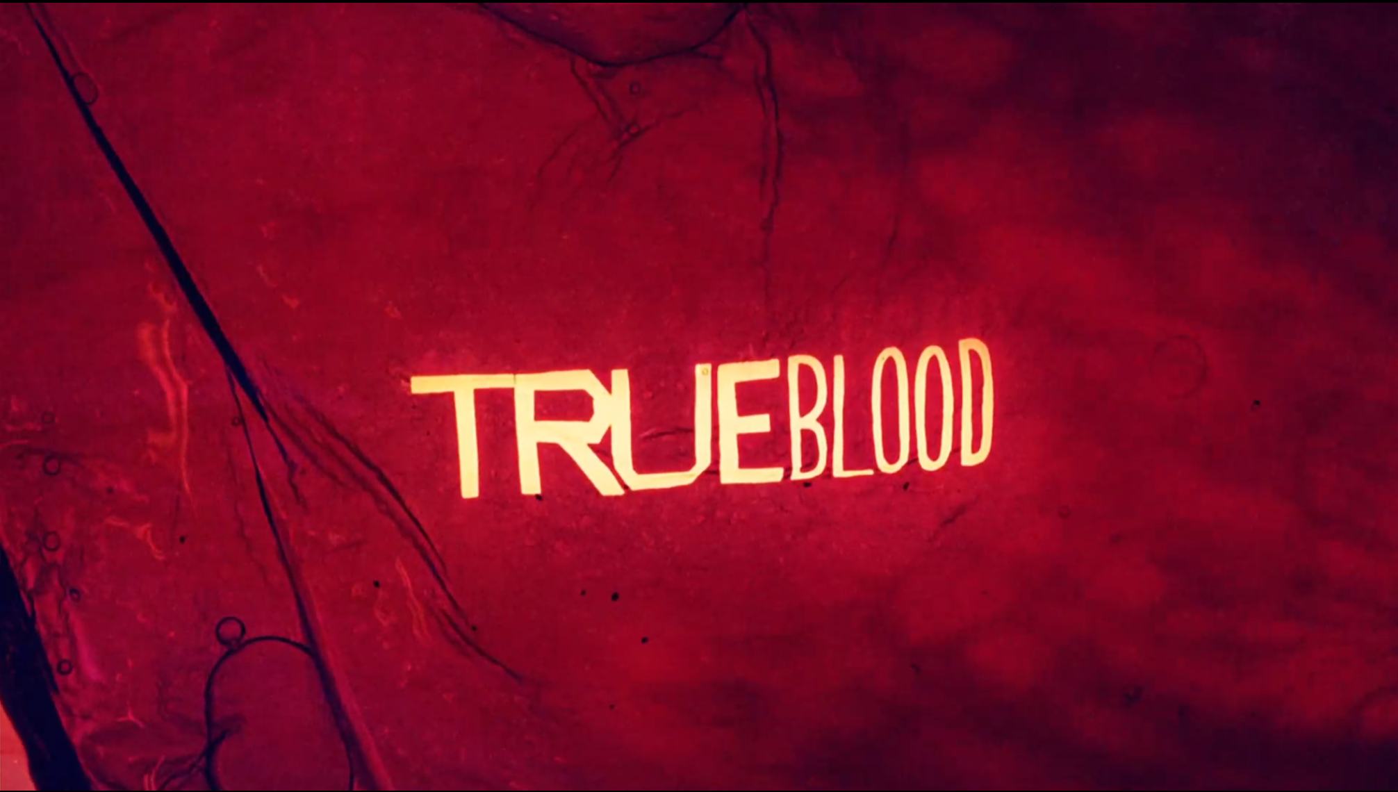 【🈲美国经典启蒙大片】吸血鬼的爱情与激情《真爱如血 True Blood》全七季 1080P 中英双语字幕 单集1.3G【共95.4GB】
